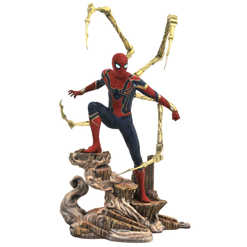 Figura diorama de Iron Spider Marvel con brazos mecánicos dorados