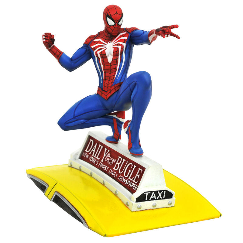 Figura de Spider-Man sobre una base amarilla inspirada en un taxi
