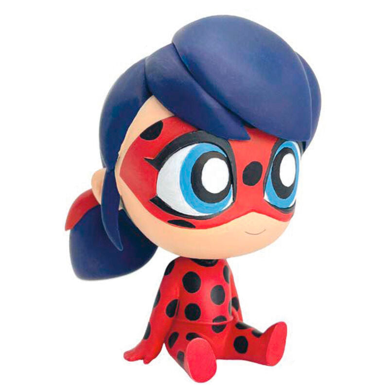 Figura hucha Chibi de Ladybug con traje rojo de lunares negros