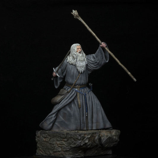 Figura de Gandalf en Moria con bastón y espada - 3