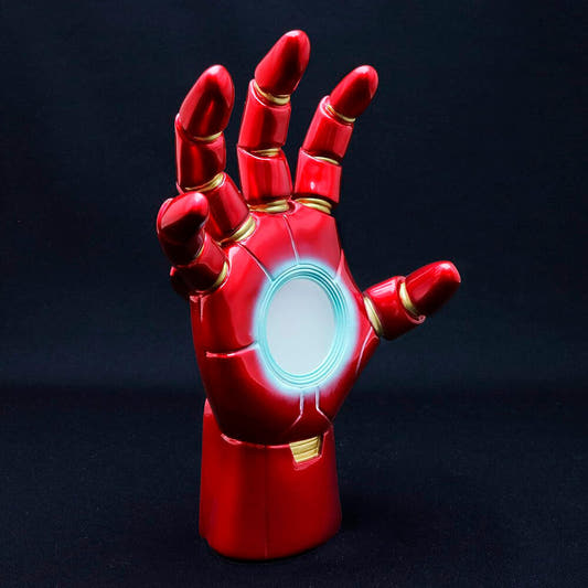 Estatua Heroic Hands de Iron Man con mano acorazada roja y reactor circular - 3