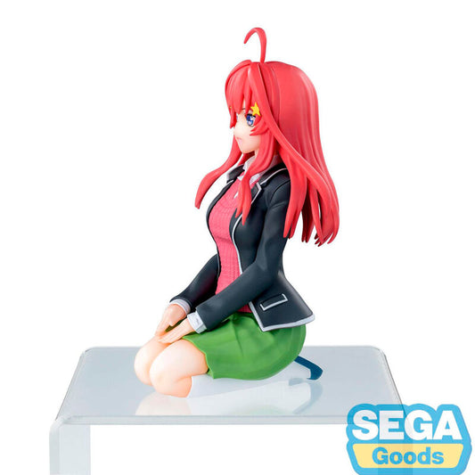 Figura sentada de Itsuki Nakano con cabello rojo y uniforme escolar - 2