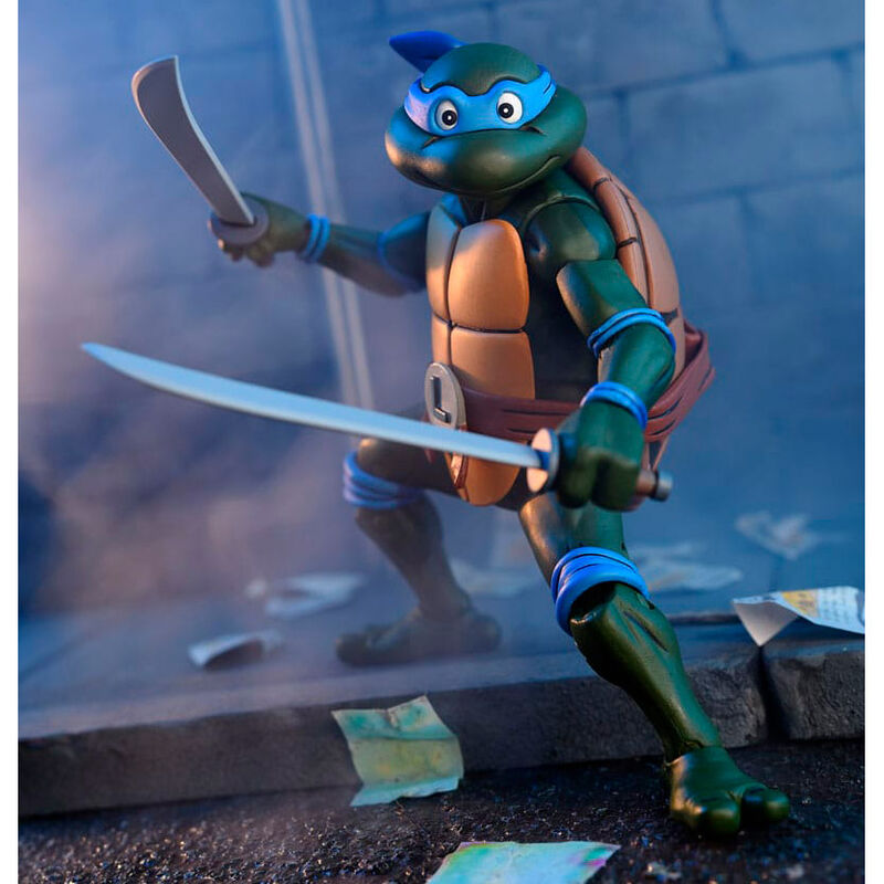 Figura articulada NECA Ultimate Leonardo de Tortugas Ninja con accesorios - 5