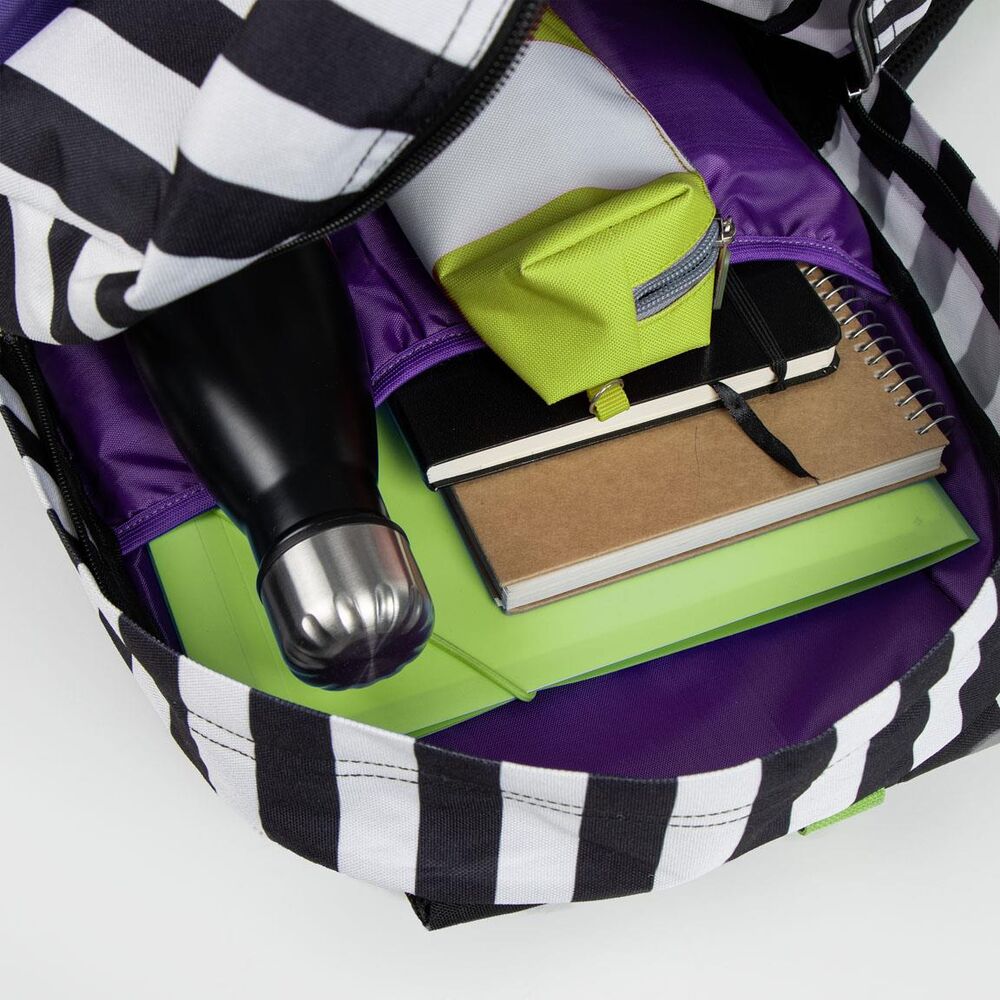 Mochila casual Beetlejuice de CERDÁ con rayas blancas y negras y bolsillo morado - 3