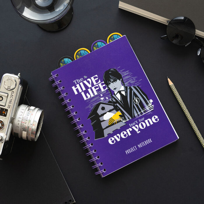 Cuaderno A5 morado de Miércoles con espiral y diseño The Hive Life - 7