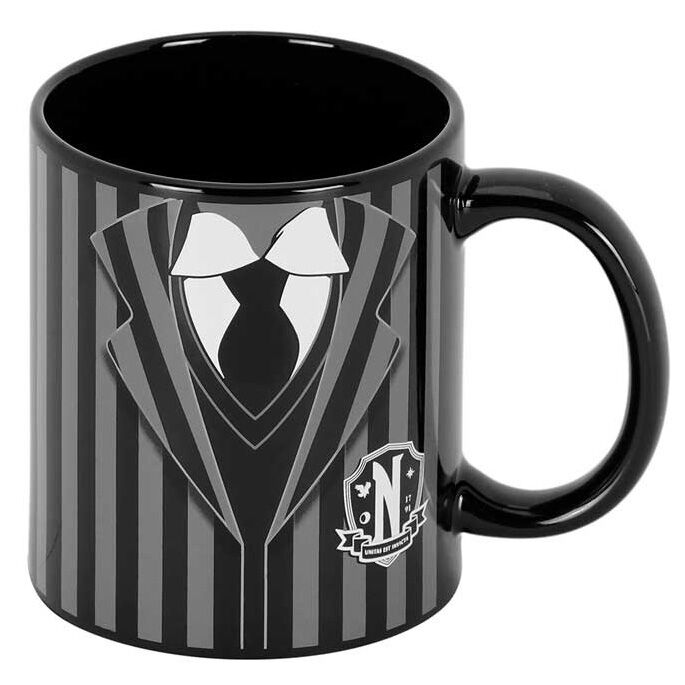 Taza Wednesday con diseño de uniforme negro y gris - 5