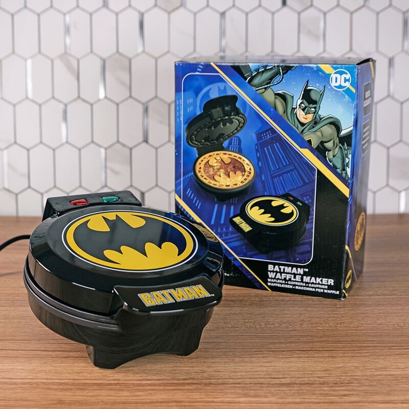 Máquina de gofres Batman negra con emblema amarillo de DC Comics - 7