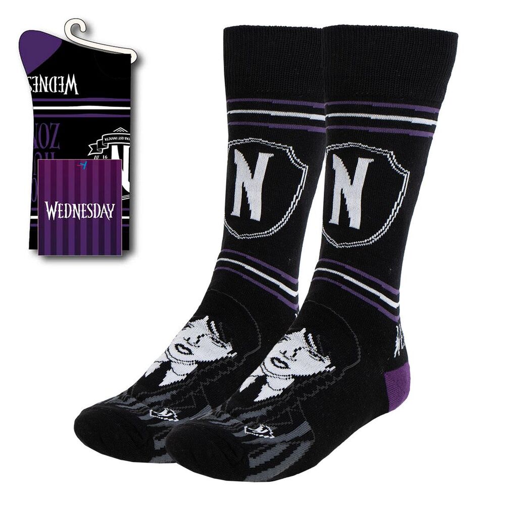 Calcetines negros de Wednesday con detalles morados y blancos