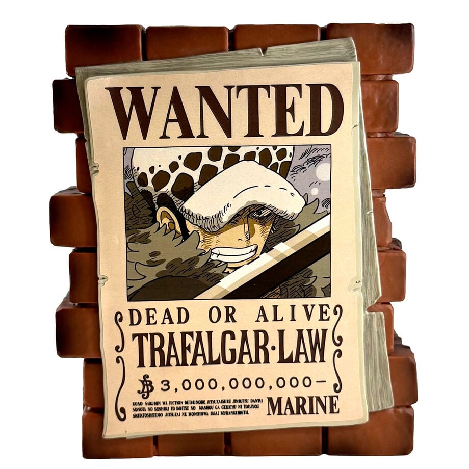 Figura hucha de Trafalgar Law con cartel Wanted de One Piece