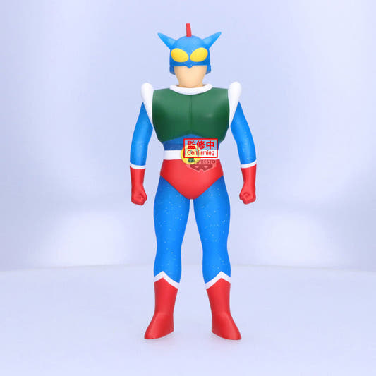 Figura Banpresto de Action Kamen de Crayon Shin-chan con traje azul, verde y rojo - 2