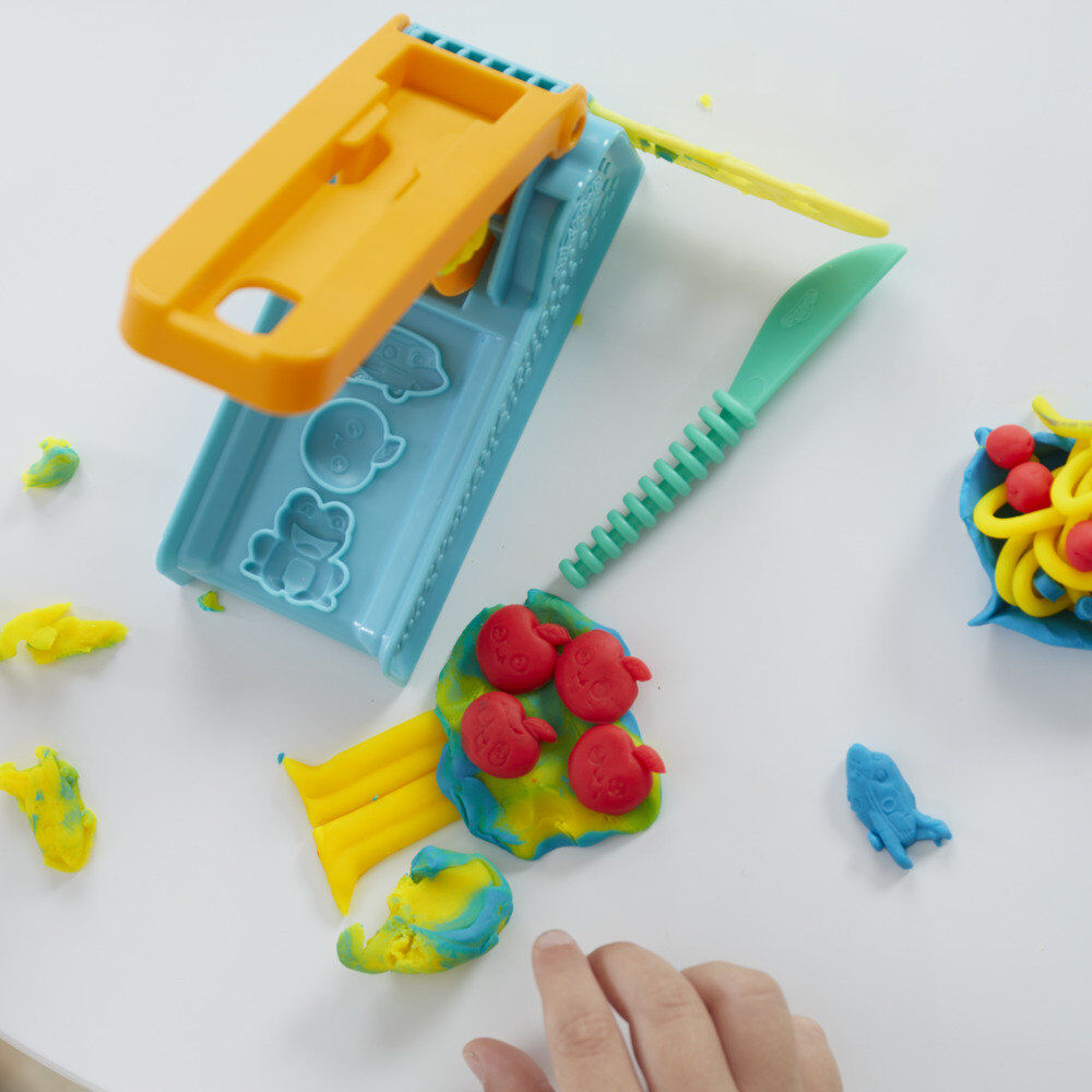 Fábrica de Diversión Play-Doh con moldes y plastilina - 17