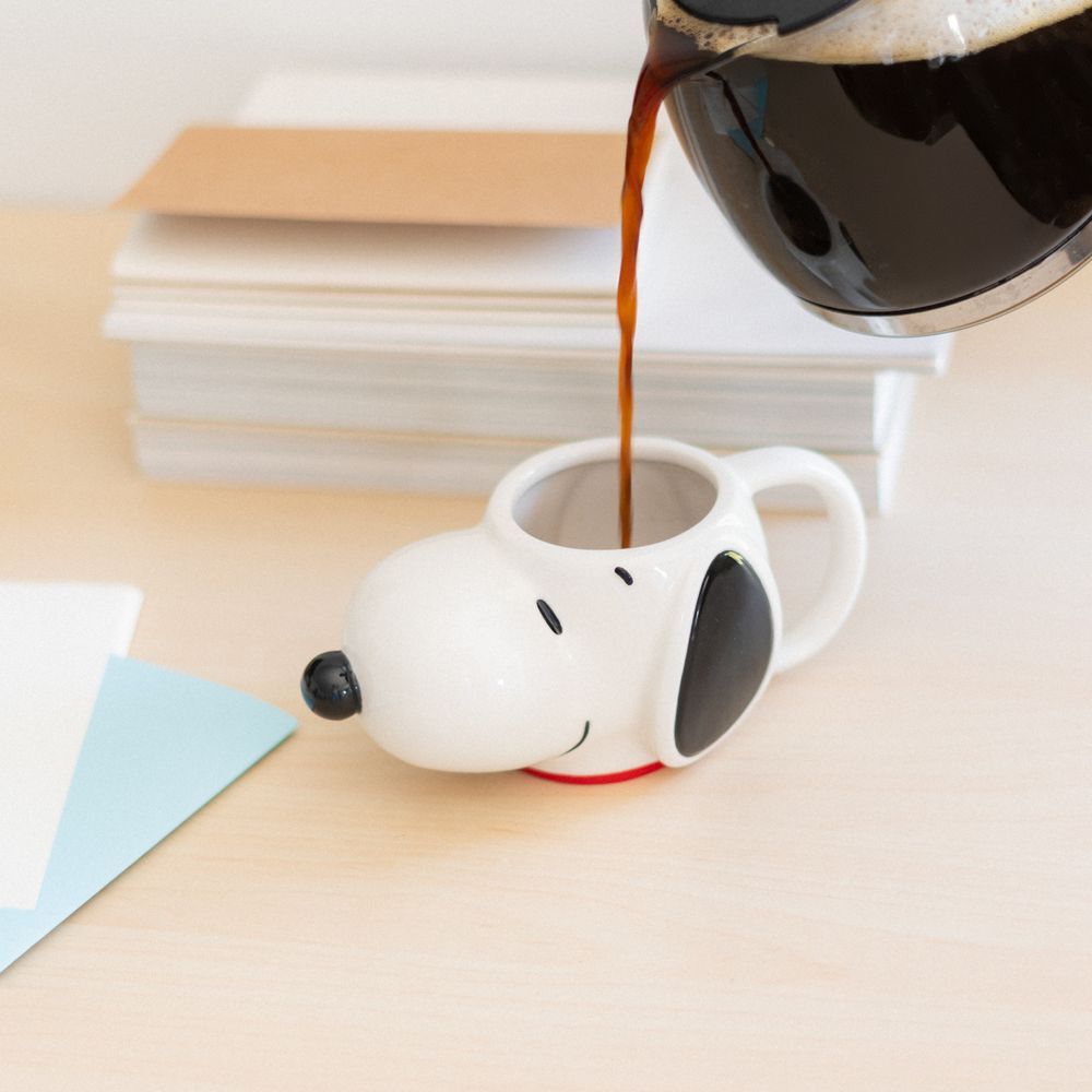 Taza 3D blanca con forma de Snoopy - 6