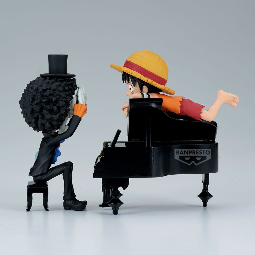 Figura de Luffy y Brook de One Piece junto a un piano - 5