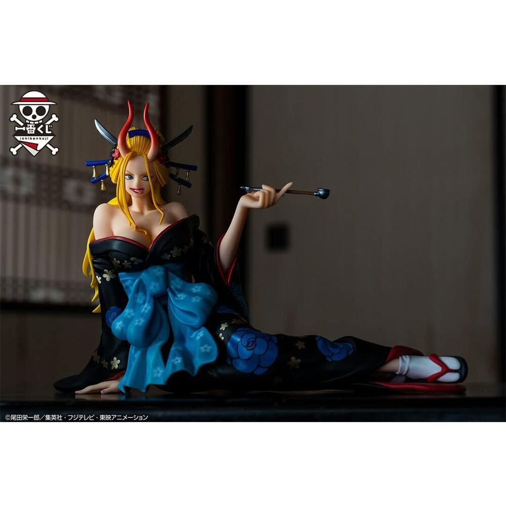 Figura Ichibansho de Black Maria de One Piece con kimono floral - 4