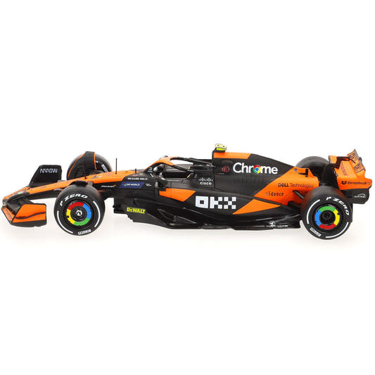 Coche McLaren MCL38 F1 BURAGO a escala 1:24 con figura de piloto - 3