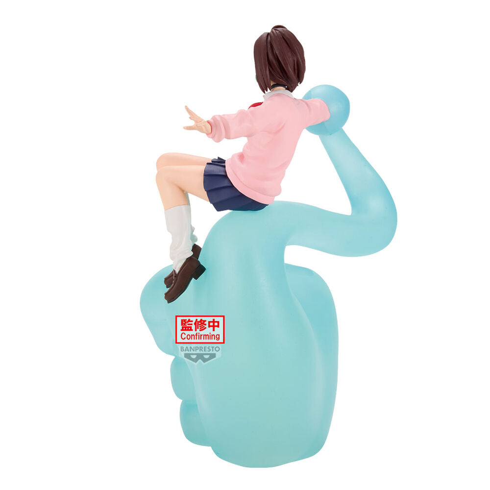 Figura de Momo de Dandadan sentada sobre una forma turquesa - 2