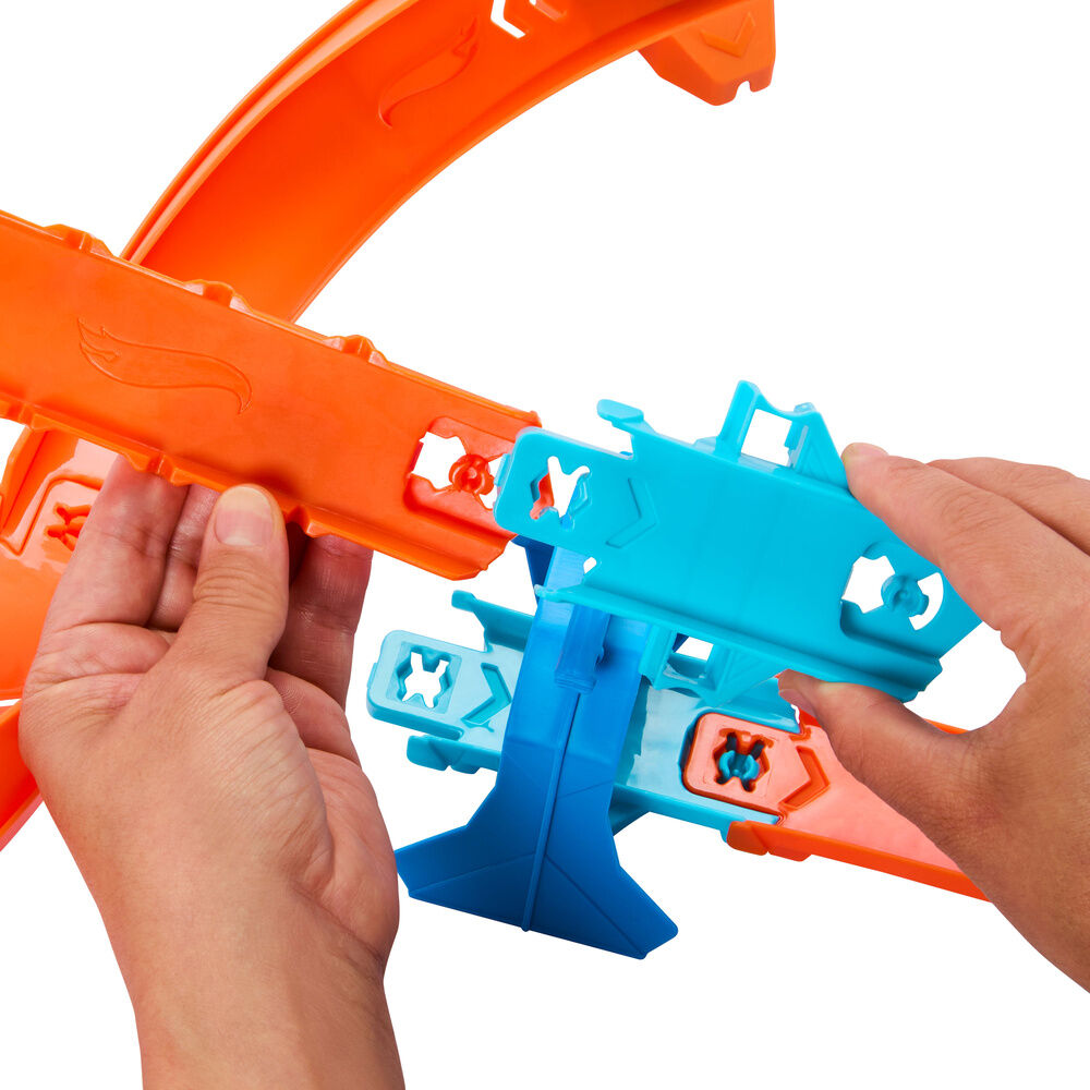 Circuito Supersalto Hot Wheels Track Creator con propulsor y coche incluido - 6