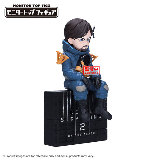 Figura Banpresto de Sam de Death Stranding 2 sentado sobre una base negra - 3