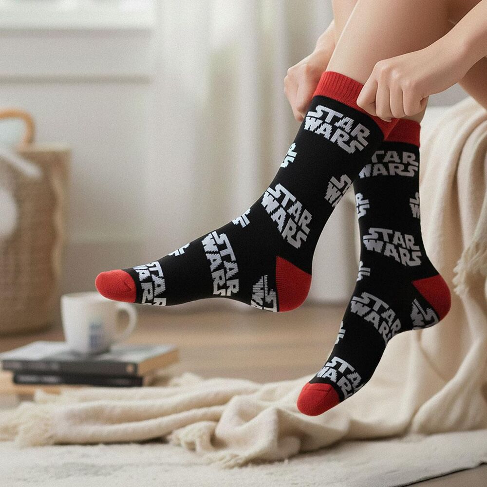 Calcetines Star Wars negros con logotipo blanco y detalles rojos - 5