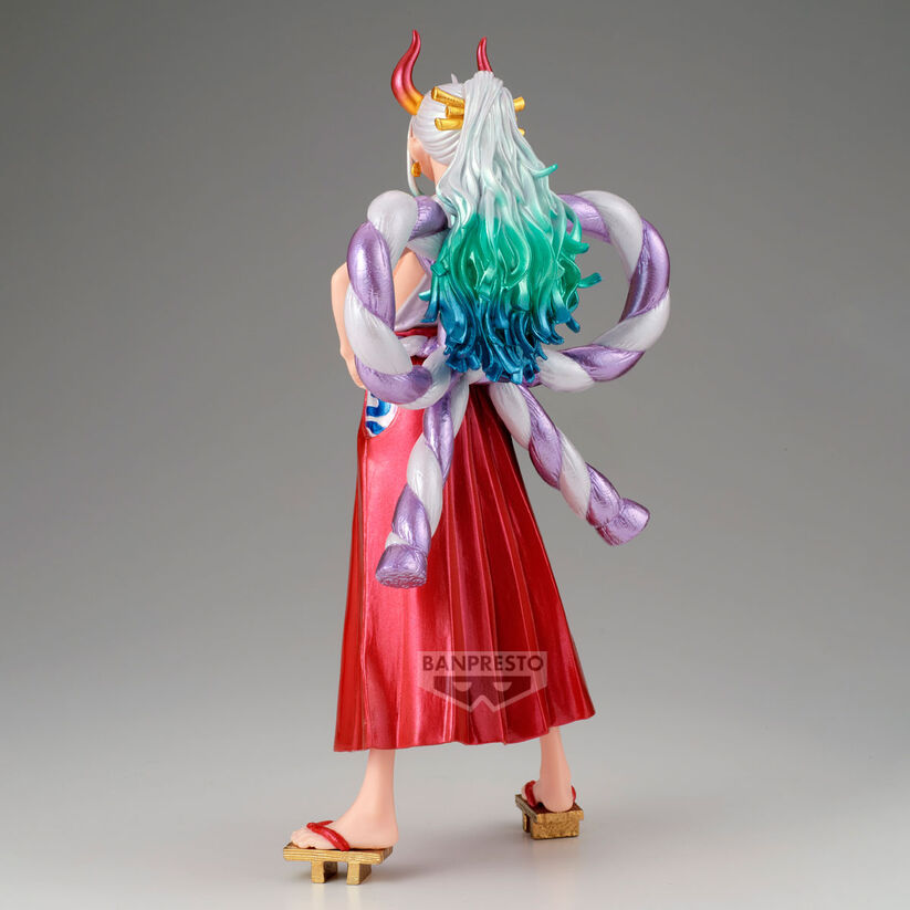 Figura Yamato de One Piece King of Artist con falda roja y cuernos - 5