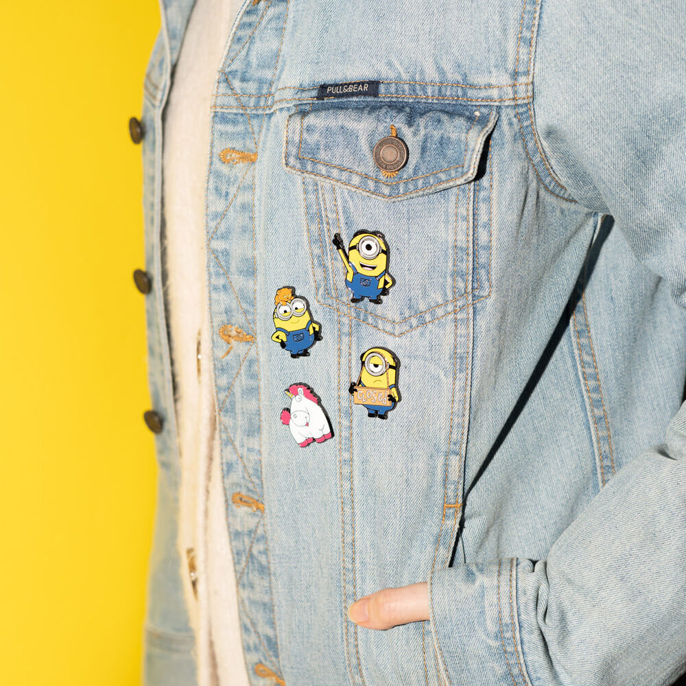 Set de cuatro pins esmaltados de Minions con broche trasero - 7