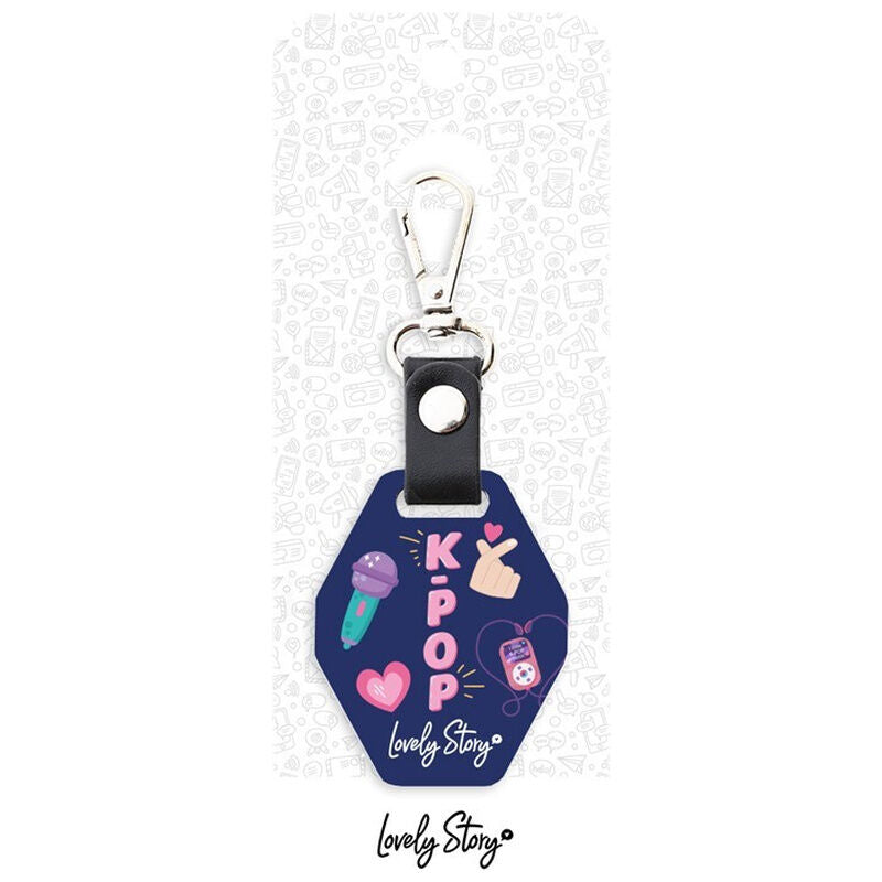 Llavero Dark Blue KPop de Lovely Story con placa azul oscuro
