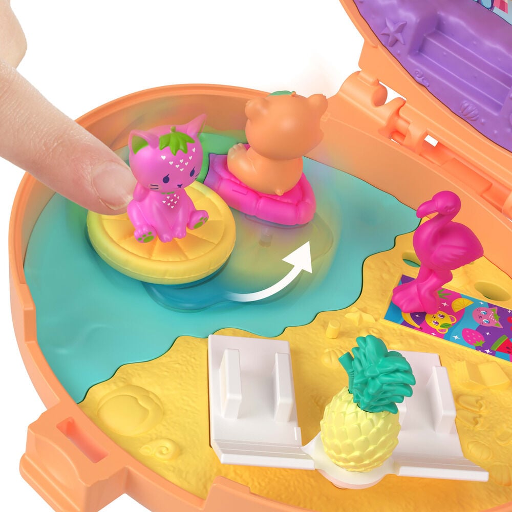 Estuche Polly Pocket con osito de peluche rosa, muñeca, mascotas y accesorios de fruta - 6