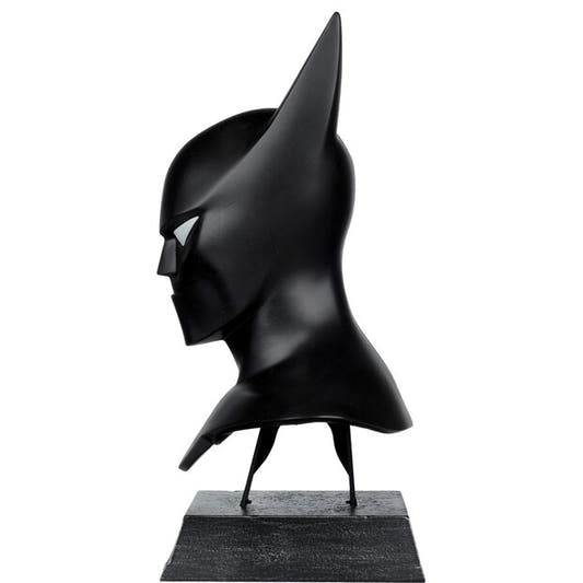 Busto negro de Batman Beyond de McFarlane Toys en su caja - 3