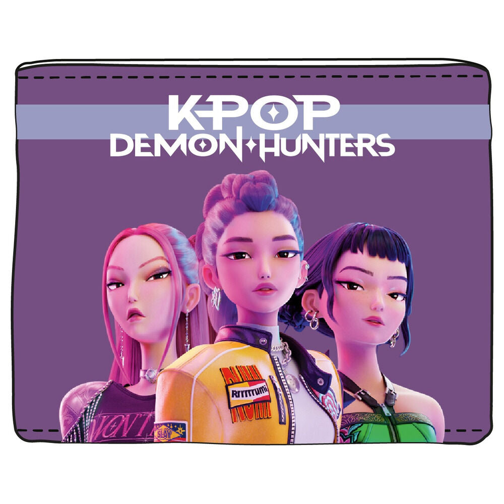Braga de cuello morada de KPop Demon Hunters con tres personajes