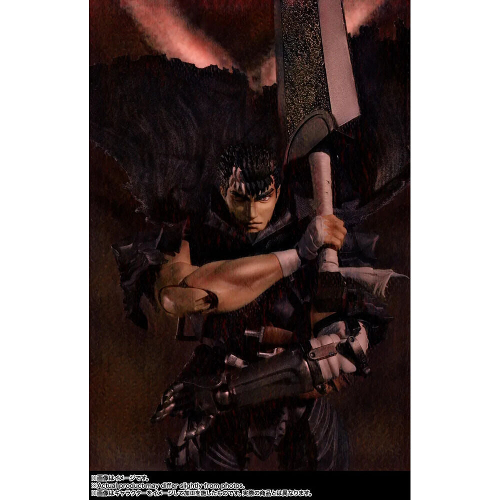 Figura de Guts con Armadura Berserker, espada y capa negra - 11