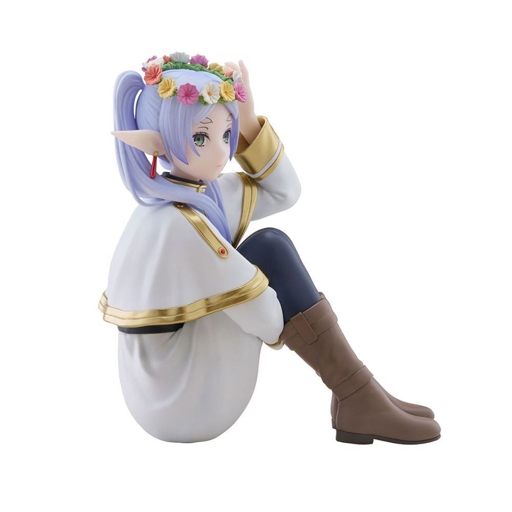 Figura de Frieren Espresto sentada con corona de flores