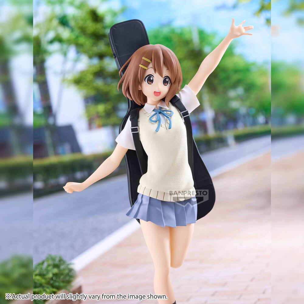 Figura de Yui Hirasawa de K-ON!! con estuche negro - 4
