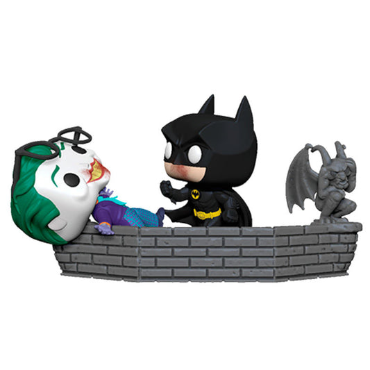 Figura Funko POP de Batman y Joker sobre una cornisa de ladrillo - 2