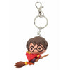 Llavero de goma de Harry Potter sobre una escoba de Quidditch