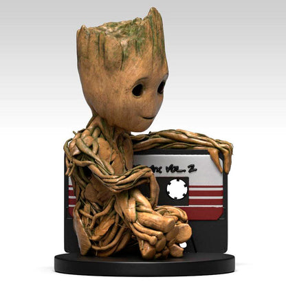 Figura hucha de Baby Groot con cassette de Guardianes de la Galaxia 2 - 5