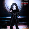 Figura Living Dead Dolls de The Crow con abrigo negro y maquillaje blanco