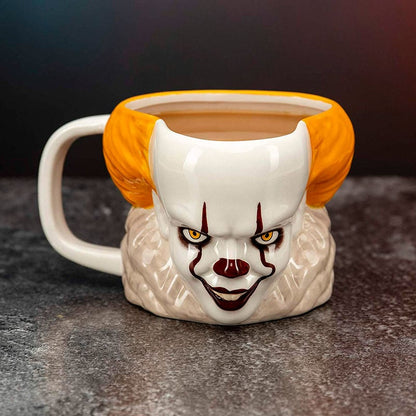 Taza 3D de Pennywise de IT con cabello naranja y ojos amarillos - 4