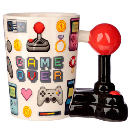 Taza Puckator Game Over con asa 3D de joystick rojo