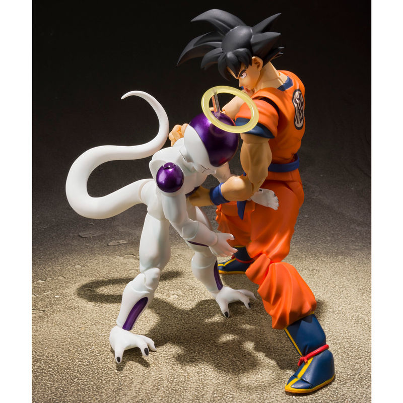 Figura S.H. Figuarts de Son Goku con uniforme naranja en pose de combate - 5