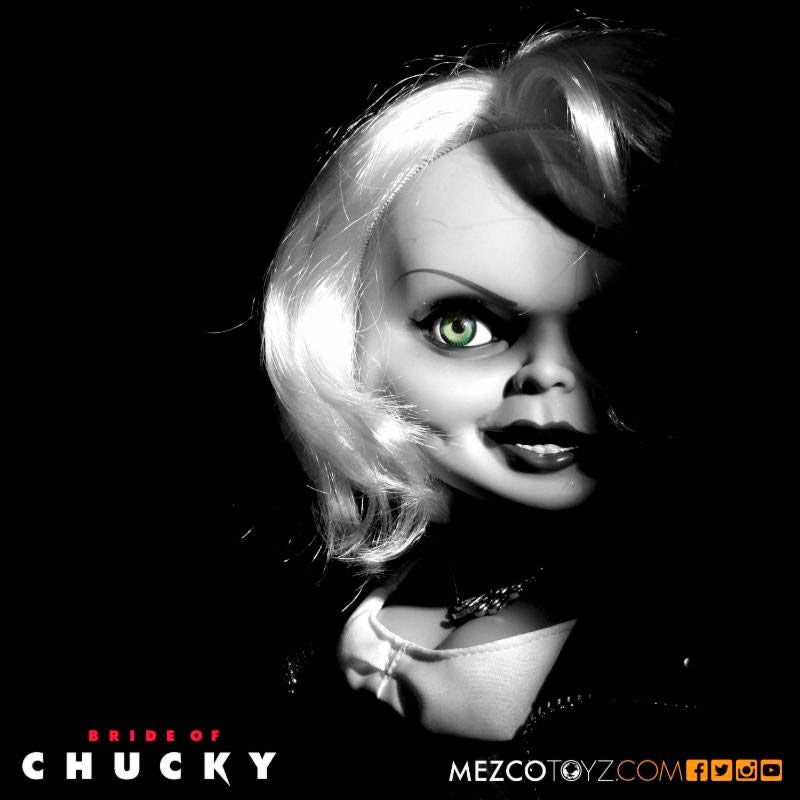 Figura articulada de Tiffany, la novia de Chucky, con vestido blanco y chaqueta negra - 3