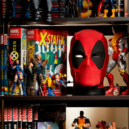 Cabeza interactiva de Deadpool Marvel Legends en rojo y negro - 4