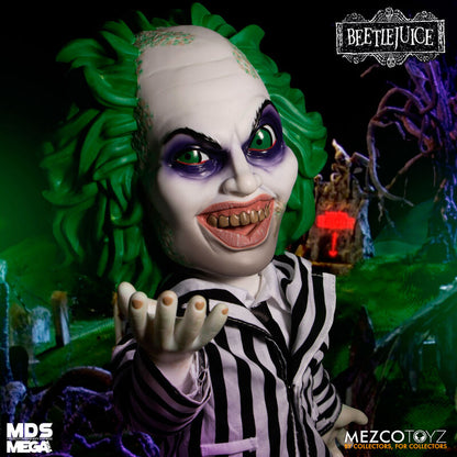 Figura parlante Beetlejuice de 38 cm con traje de rayas y cabello verde - 6