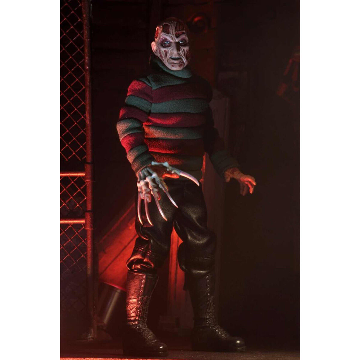 Figura de Freddy Krueger de NECA con jersey a rayas y guante con cuchillas - 5