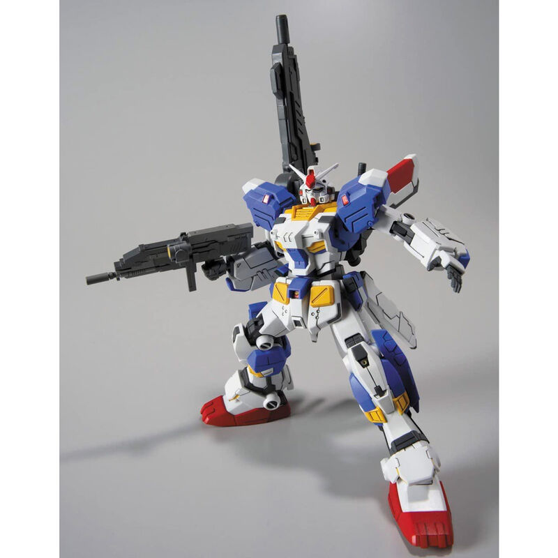 RX-78-3 Full Armor Gundam montado en blanco, azul y rojo con armamento y escudo - 3