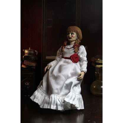 Figura articulada de Annabelle NECA con vestido blanco y lazos rojos - 2