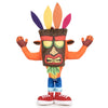 Peluche de Crash Bandicoot con máscara de colores y zapatillas rojas