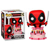 Figura Funko POP! Deadpool sobre una tarta con velas y dos espadas