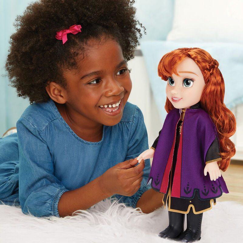 Muñeca Anna de Disney Frozen II de 38 cm con capa morada en caja - 2