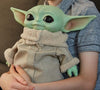 Peluche The Child de Star Wars The Mandalorian con atuendo beige