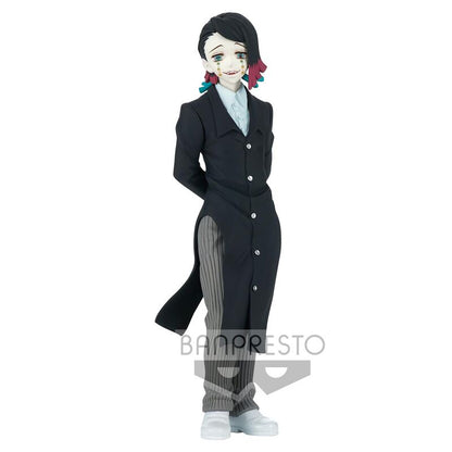 Figura de Enmu de Demon Slayer en traje oscuro